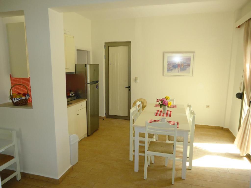 Almyra Apartments & Suites Sfáka Pokoj fotografie